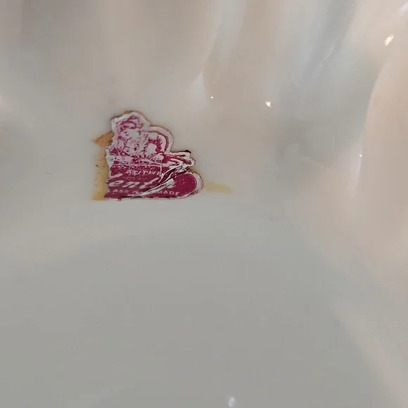 VTG Fenton White Hobnail Milk Glass Round Vase With Crimped Ruffled Edges 4 1/4" - Picture 6 of 9